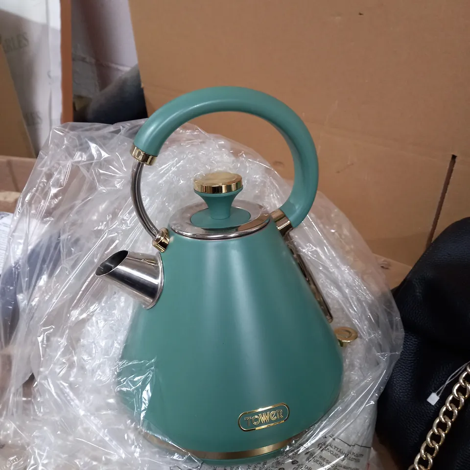 TOWER CAVALETTO 1.7L 3KW PYRAMID KETTLE