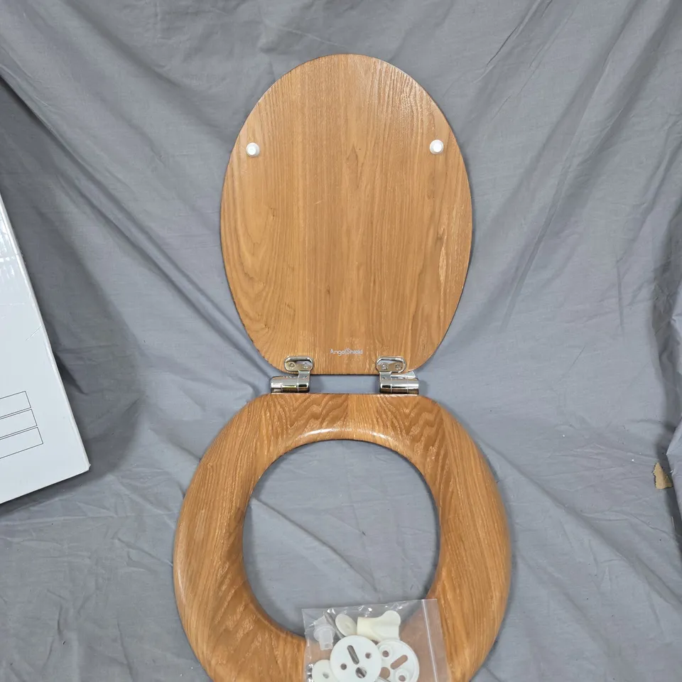 ANGELSHIELD WOODEN TOILET SEAT WITH OAK FINISH – HINGES & FIXINGS