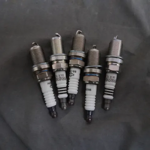 LOT OF 5 SPARK PLUGS