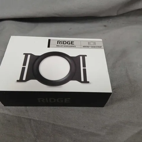 RIDGE AIRTAG CASH STRAP WALLET ACCESSORY – BOXED