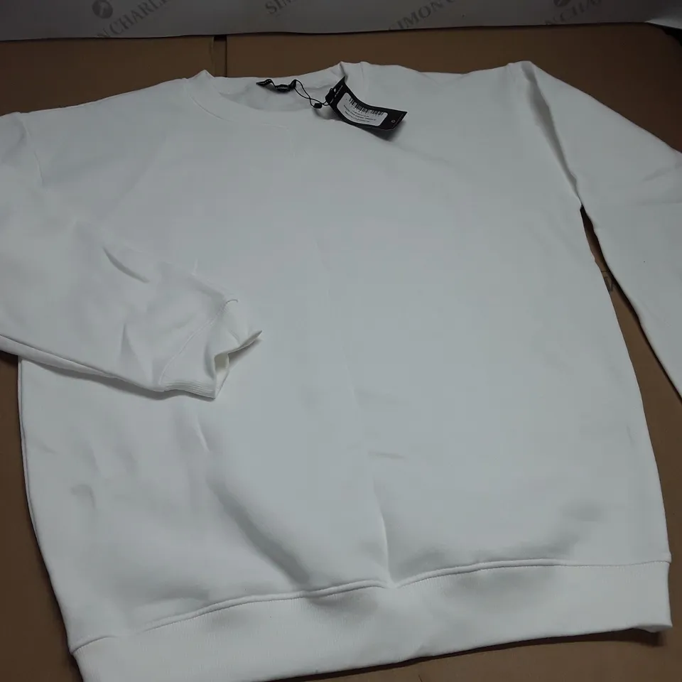 PRETTYLITTLETHING WHITE SWEATSHIRT - M