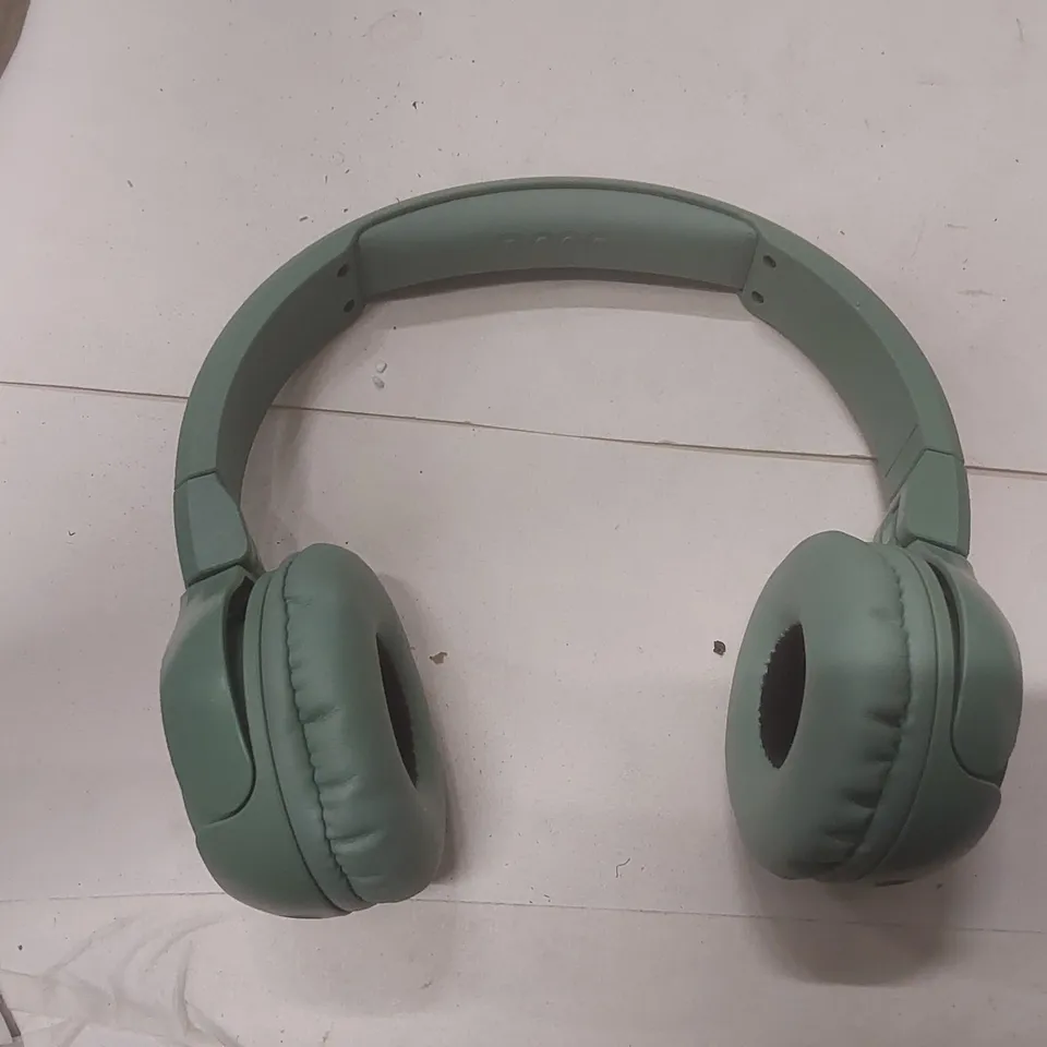 GREEN OVER-EAR HEADPHONES (PORTABLE AUDIO)