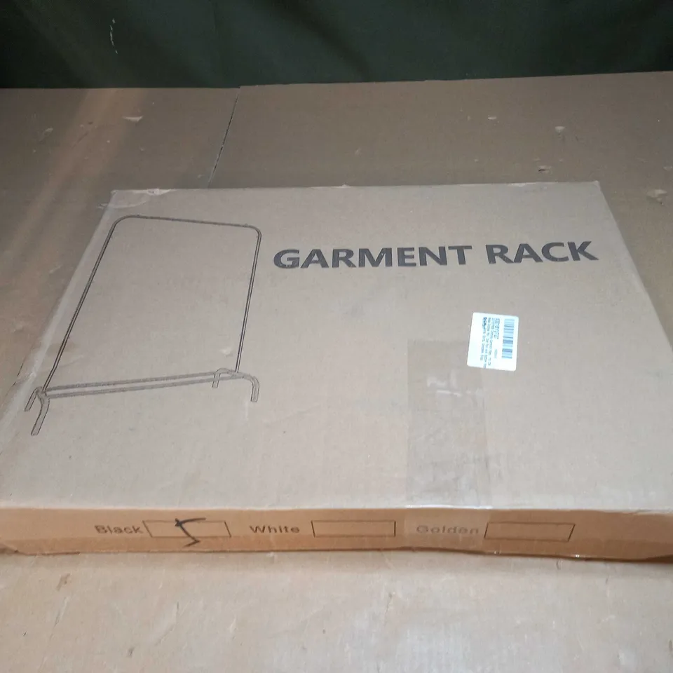 GARMENT RACK