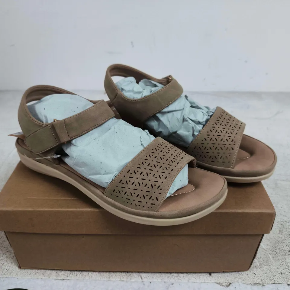 BOXED PAIR OF JO & JOE'S WOMEN'S BROWN PERFORATED STRAP SANDALS - SIZE 5