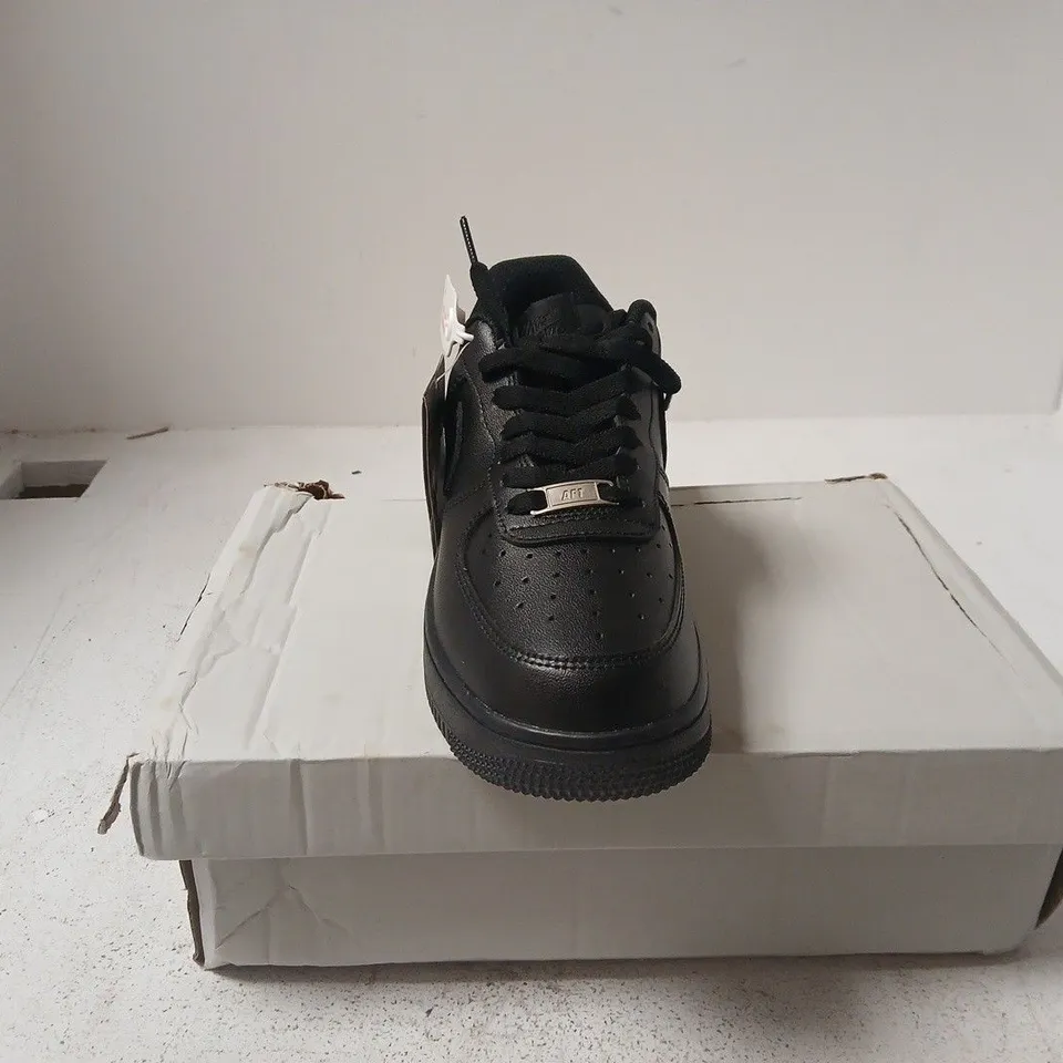 NIKE WOMENS AIR FORCE 1 '07 UK 4.5