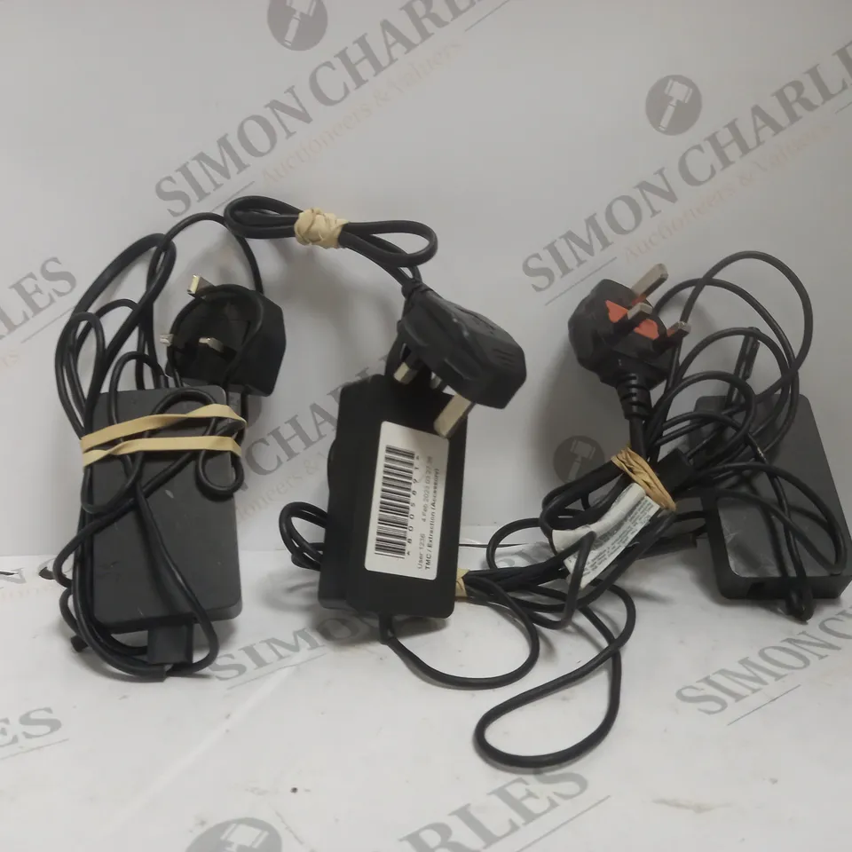 BOX OF APPROX 50 ASSORTED MICROSOFT SURFACE NEW TYPE POWER ADAPTOR 24W