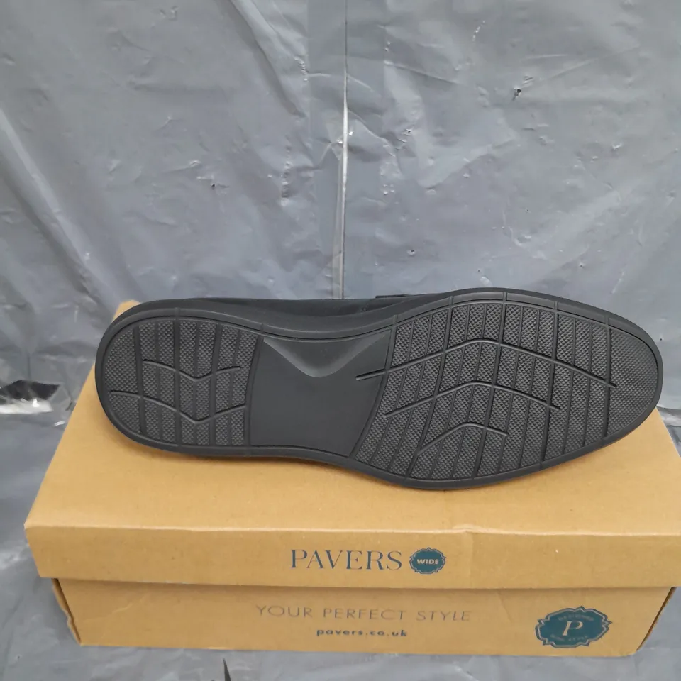 BOXED PAVERS WIDE BLACK LEATHER SHOES SIZE 42