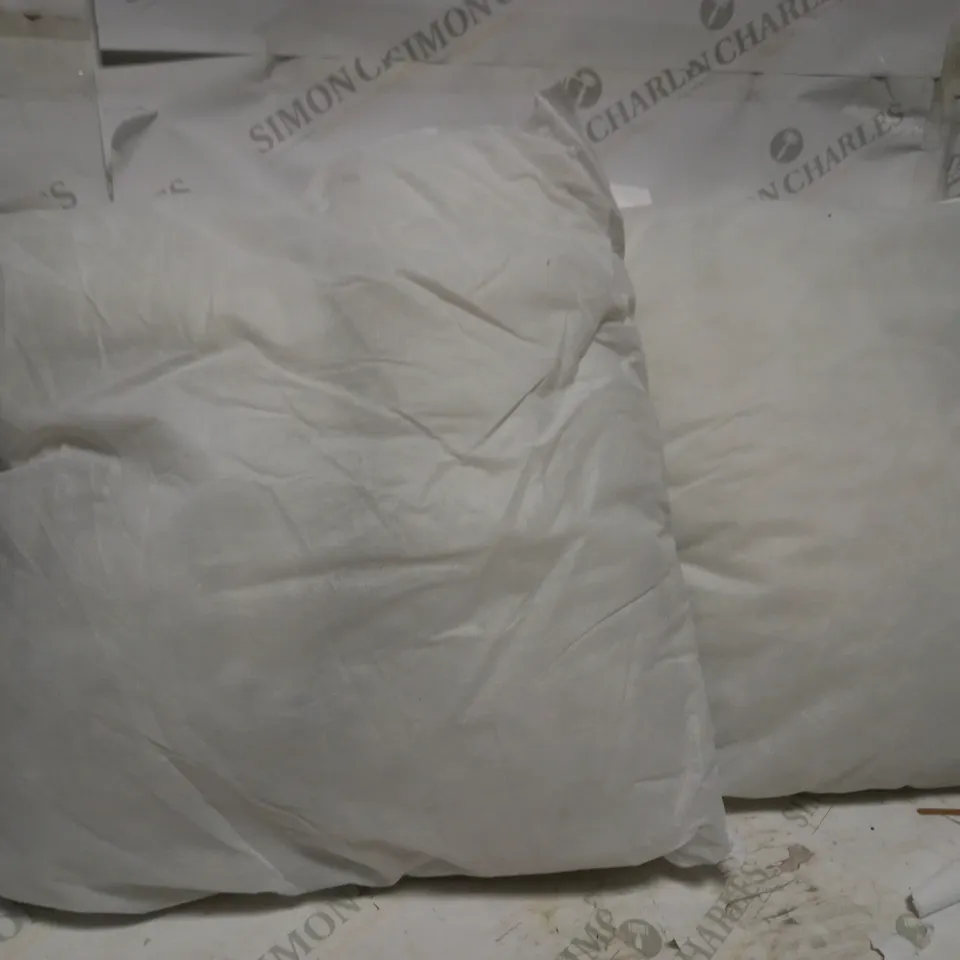 LOT OF 8 SMALL HOUSE CUSHIONS 