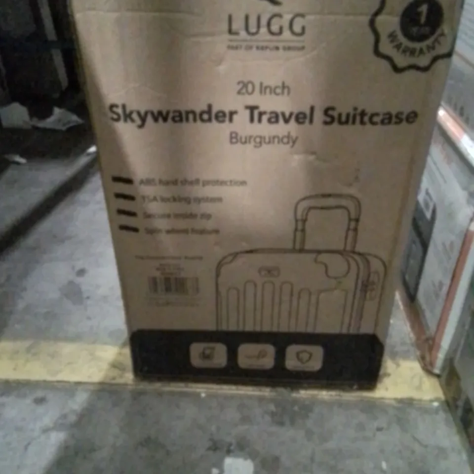 BOXED KEPLIN LUGG 20INCH SKYWANDER TRAVEL SUITCASE BURGUNDY COLOUR 