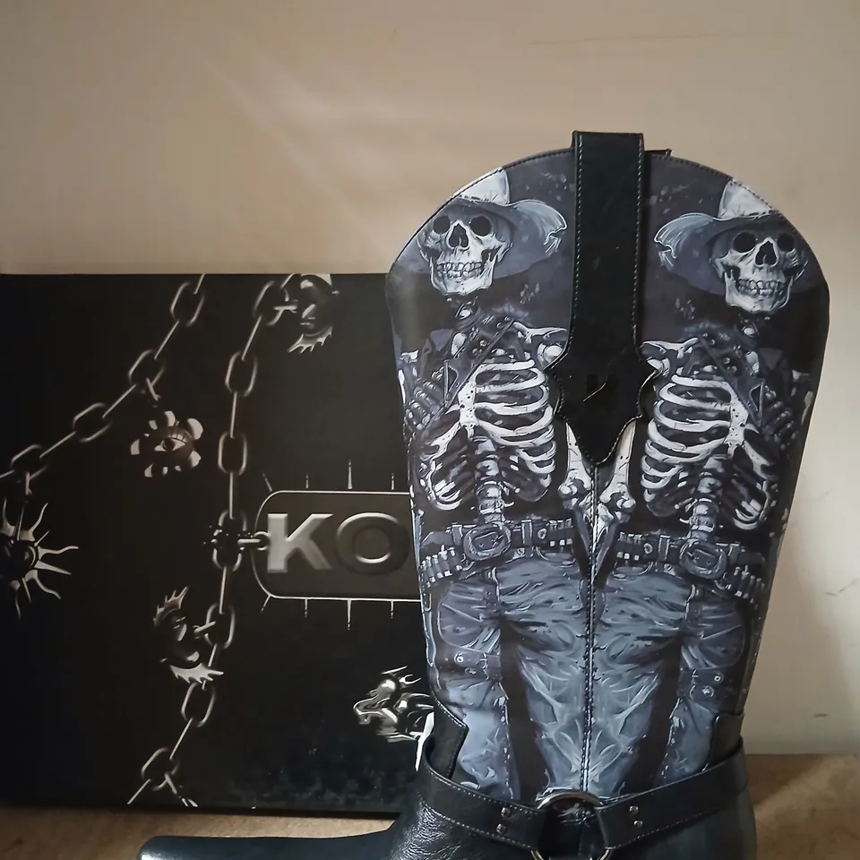 KOI SCORCHED ONE MEN'S WESTERN BOOTS - VINTAGE BLACK, UK 11
