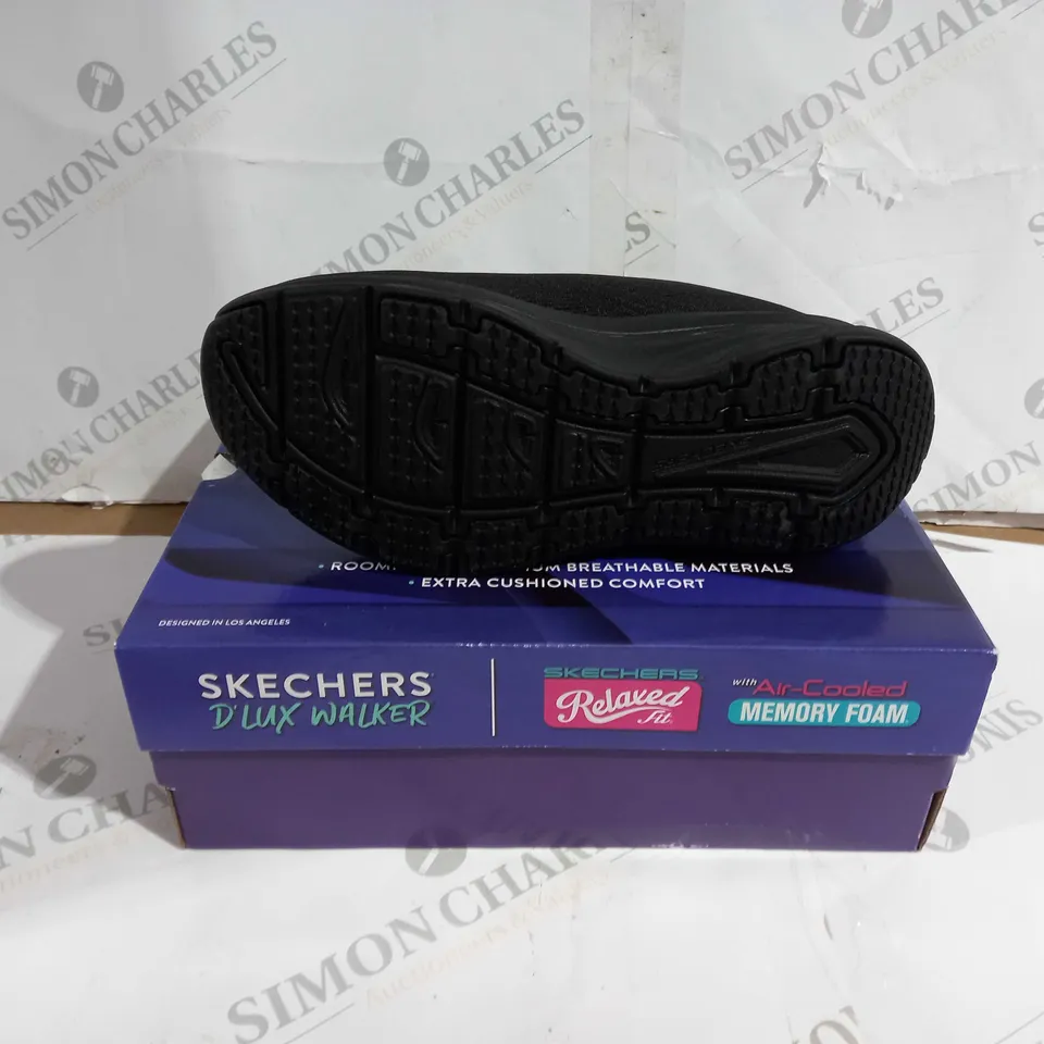BOXED PAIR OF SKECHERS RELAXED FIT D'LUX WALKER SHOES BLACK UK SIZE 6