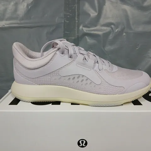 BOXED LULULEMON WOMENS STRONGFEEL TRAIN - UK 6 