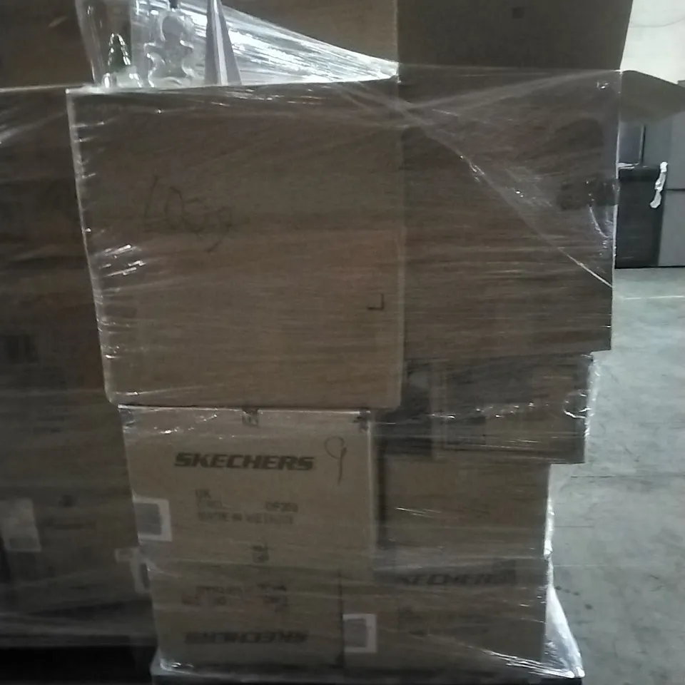 PALLET OF MIXED CHRISTMAS STOCK