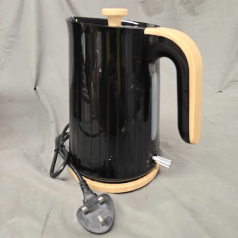 BOXED HOME FAST BOIL WOOD EFFECT KETTLE
