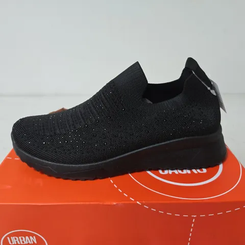 BOXED URBAN JACKS COCKTAIL TRAINERS, BLACK - UK SIZE 6