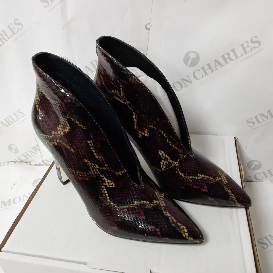 MODA IN PELLE BERRY SNAKE WELDI BOOTIES - SIZE 6