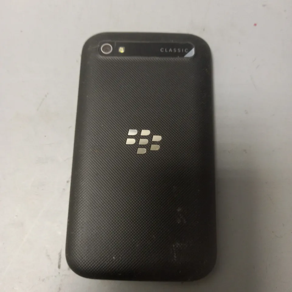 UNBOXED BLACKBERRY CLASSIC MOBILE PHONE 