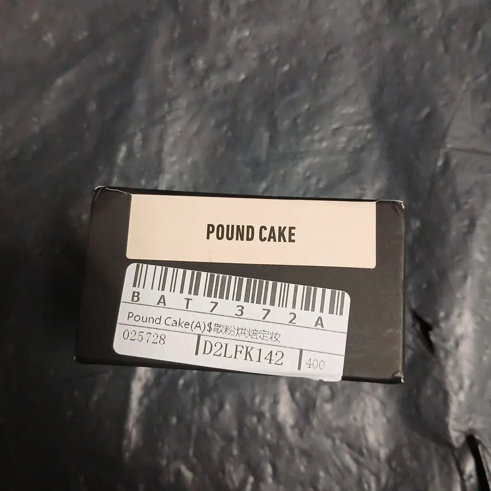 HUDA BEAUTY EASY BAKE LOOSE BAKING & SETTING POWDER – POUND CAKE (20 G)
