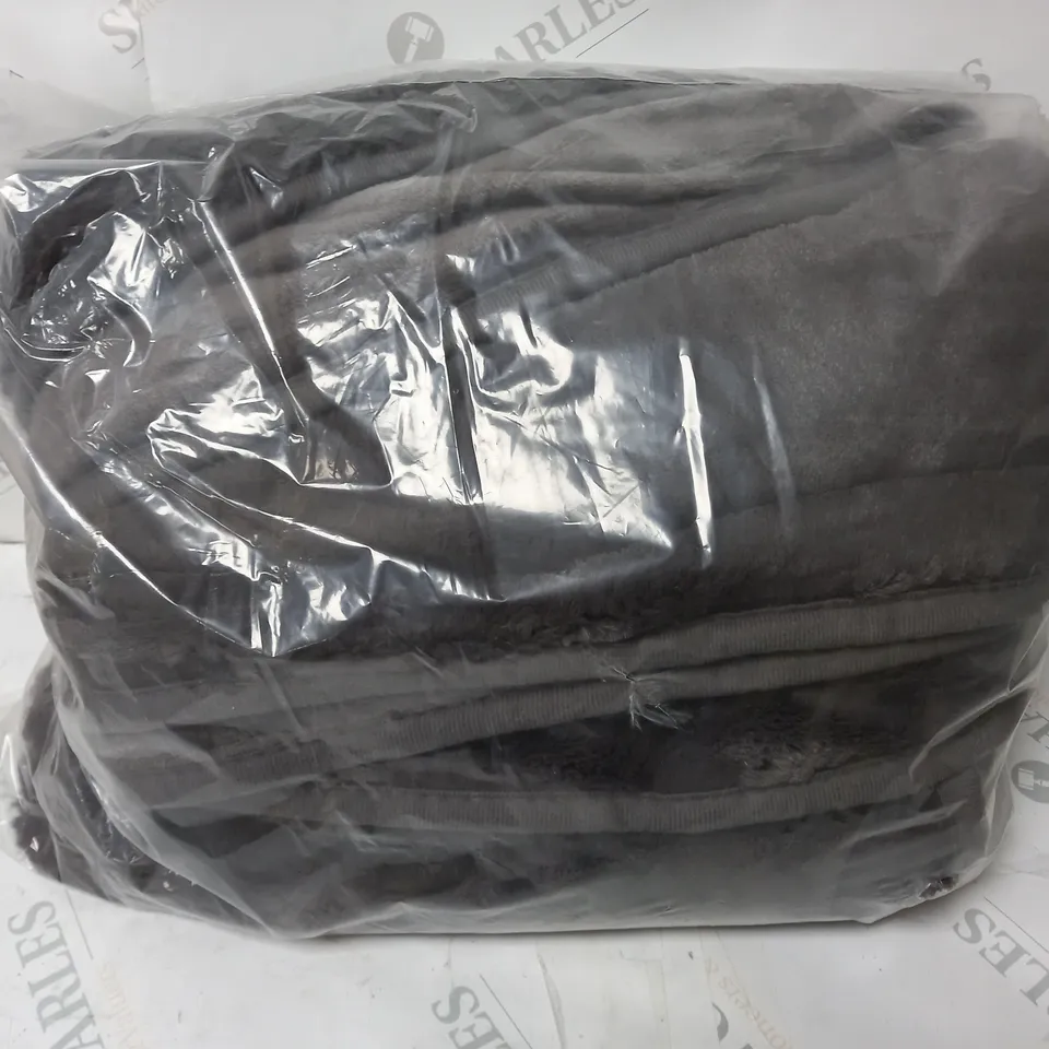 COZEE HOME VELVETSOFT HEATED THROW IN CHARCOAL 