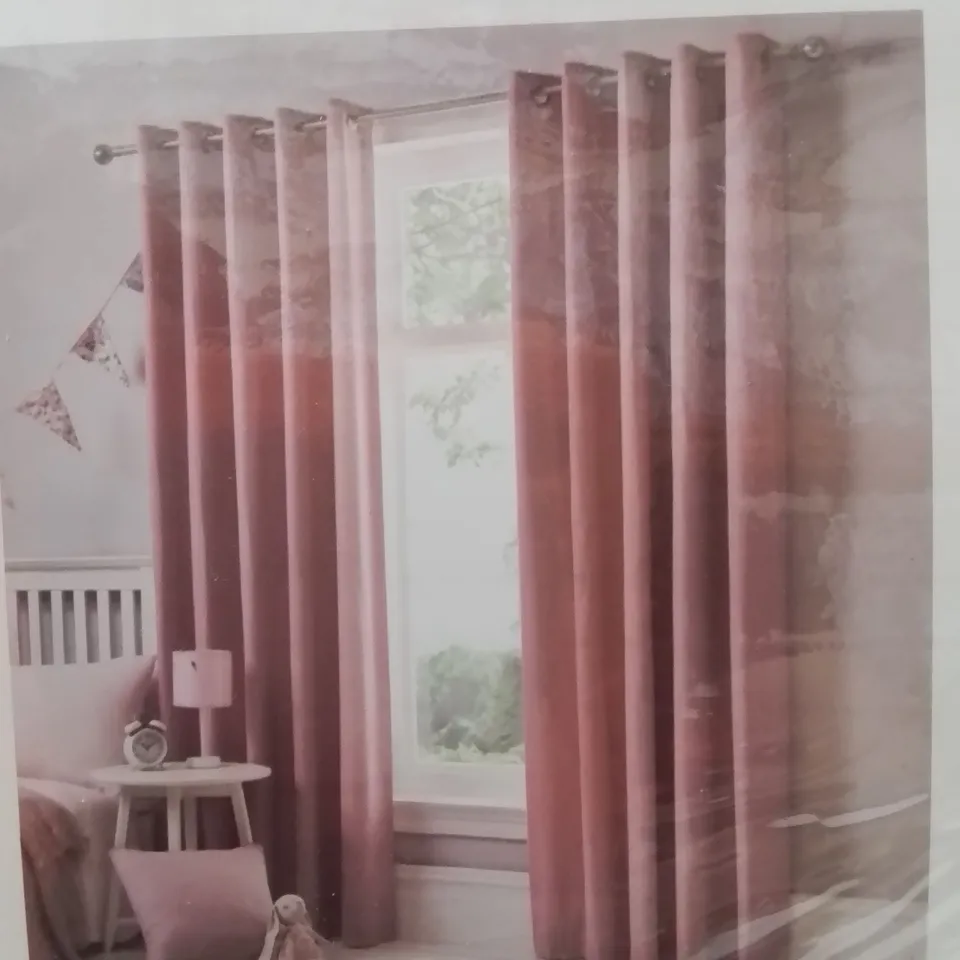 BAGGED FUSION FULLY LINED EYELET CURTAINS 117 X 183CM -PINK-