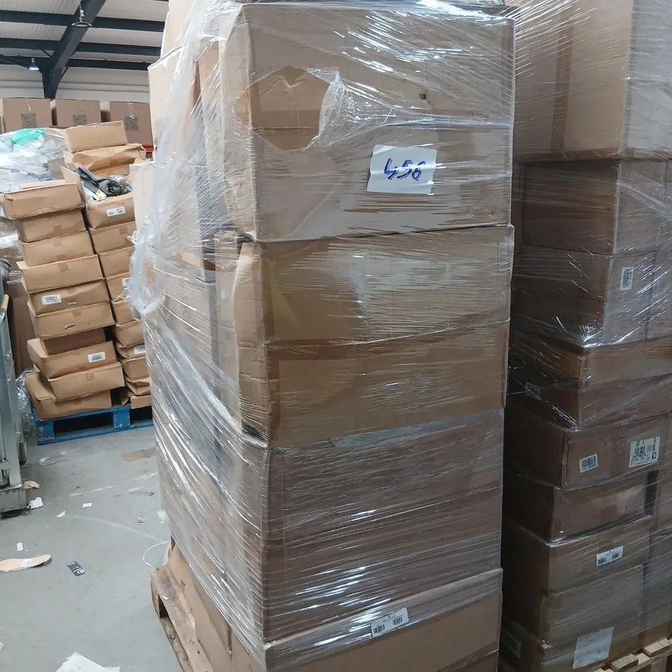 PALLET OF APPROXIMATELY 400 ITEMS OF ASSORTED CLOTHING AND ACCESSORIES