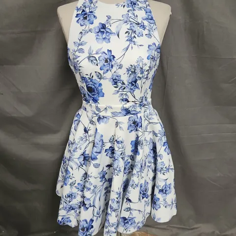 CLUB LONDON WAVERLY RACER-NECK SLEEVELES BACKLESS SKATER MINI DRESS IN BLUE FLORAL SIZE 12