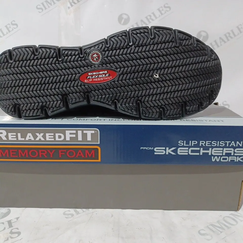 BOXED PAIR OF SKECHERS WORK RELAXED FIT SLIP-RESISTANT SHOES IN BLACK SIZE 7