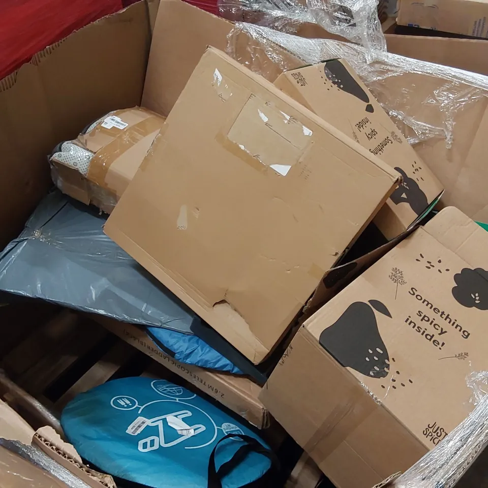PALLET OF ASSORTED CONSUMER PRODUCTS TO INCLUDE: AIR COOLERS, LADDERS, BABY PLAYPEN ECT
