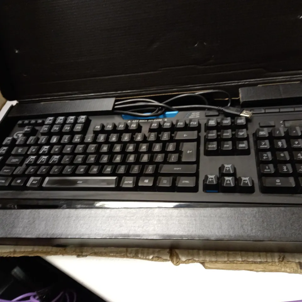 LOGITECH G910 ORION SPECTRUM KEYBOARD 