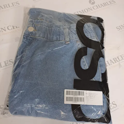 ASOS DESIGN LIGHT BLUE DENIM JEANS SIZE 34/32 