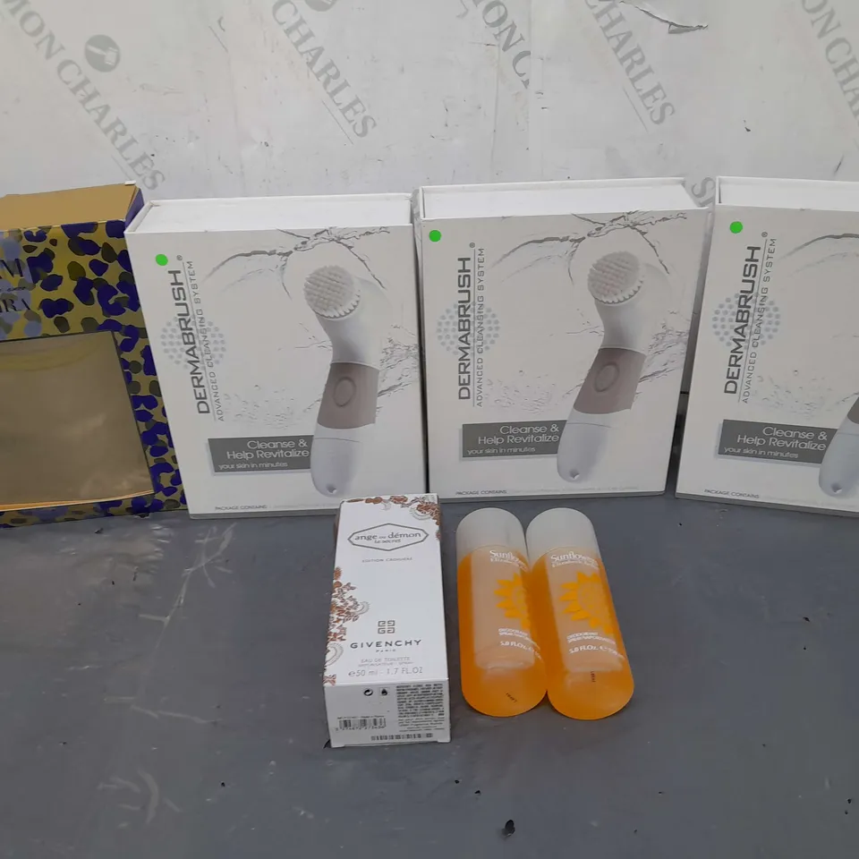 APPROXIMATELY 6 ASSORTED COSMETIC PRODUCTS TO INCLUDE DERMABRUSH, GIVENCHY ANGE OU DEMON, AND ELIZABETH ARDEN SUNFLOWER DEODRANT ETC. 