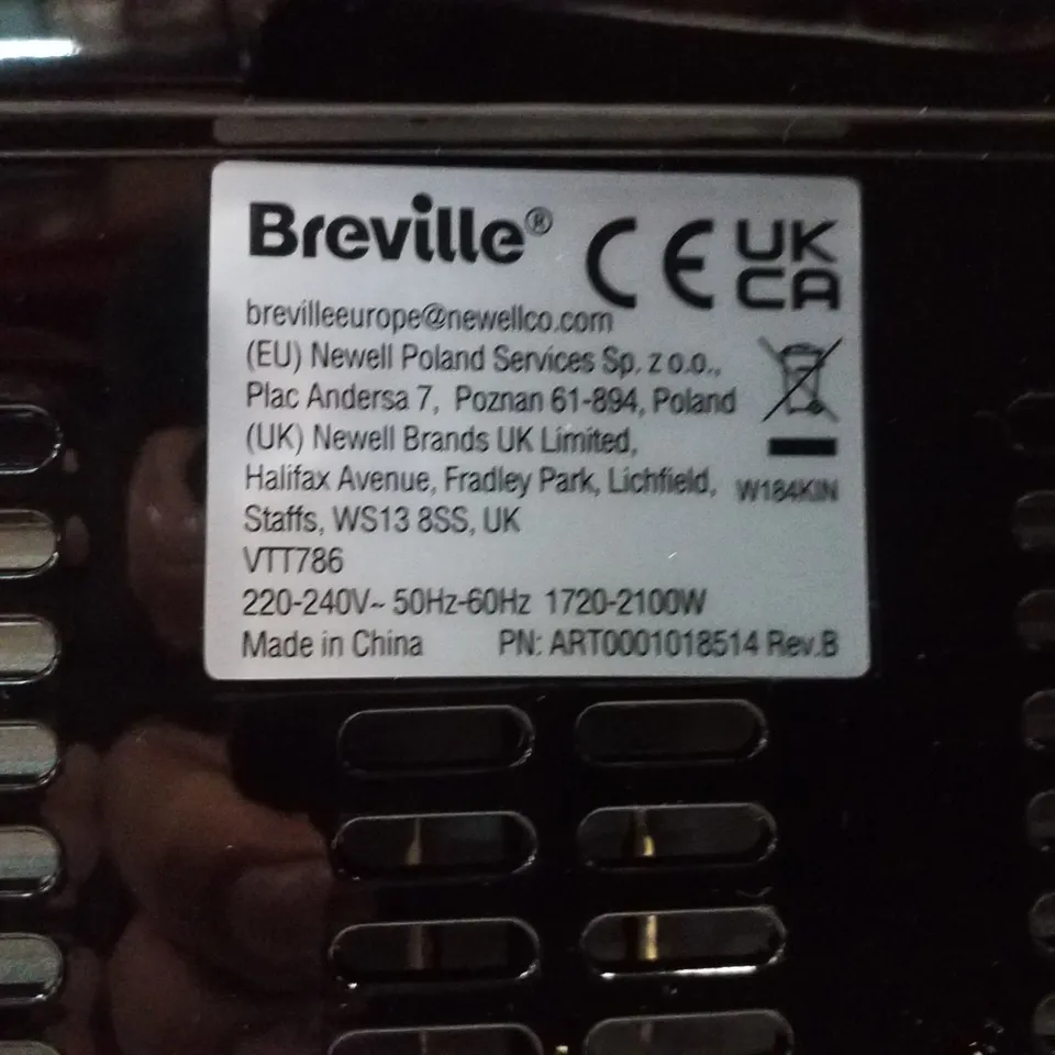 BOXED BREVILLE CURVE COLLECTION BLACK GLOSS 4 SLICE TOASTER