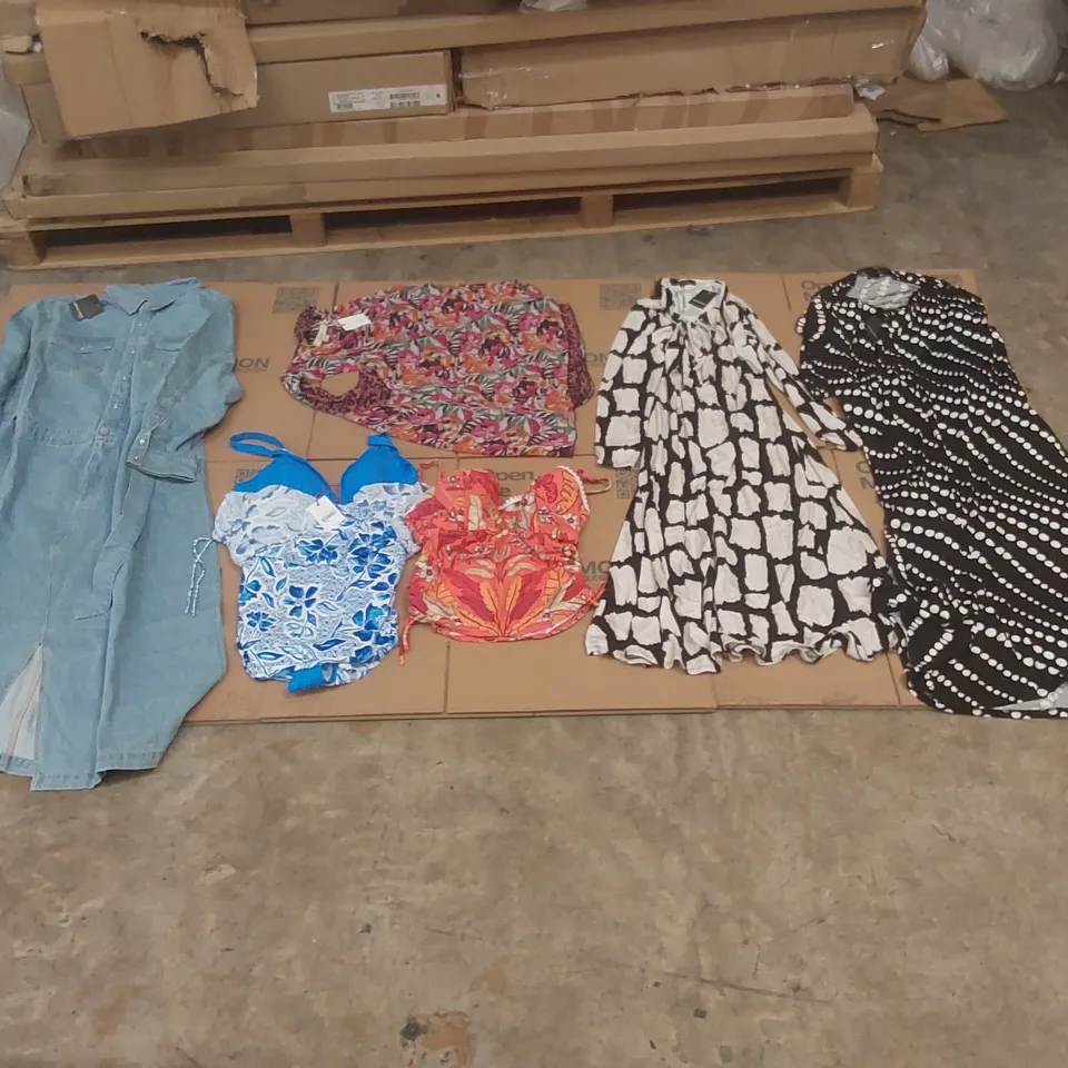 PALLET CONTAINING APPROXIMATELY 700x BRAND NEW ASSORTED DESIGNER CLOTHING ITEMS INCLUDING: JD WILLIAMS DRESSES, MAGISCULPT BATHING SUIT, JULIPA TOP ECT
