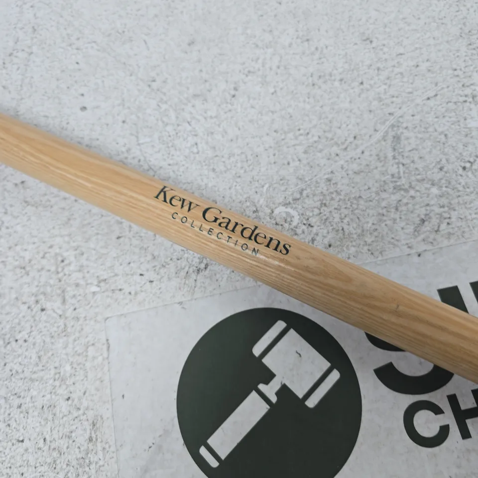 KEW GARDENS COLLECTION GARDEN TROWEL – STAINLESS STEEL BLADE, WOODEN HANDLE