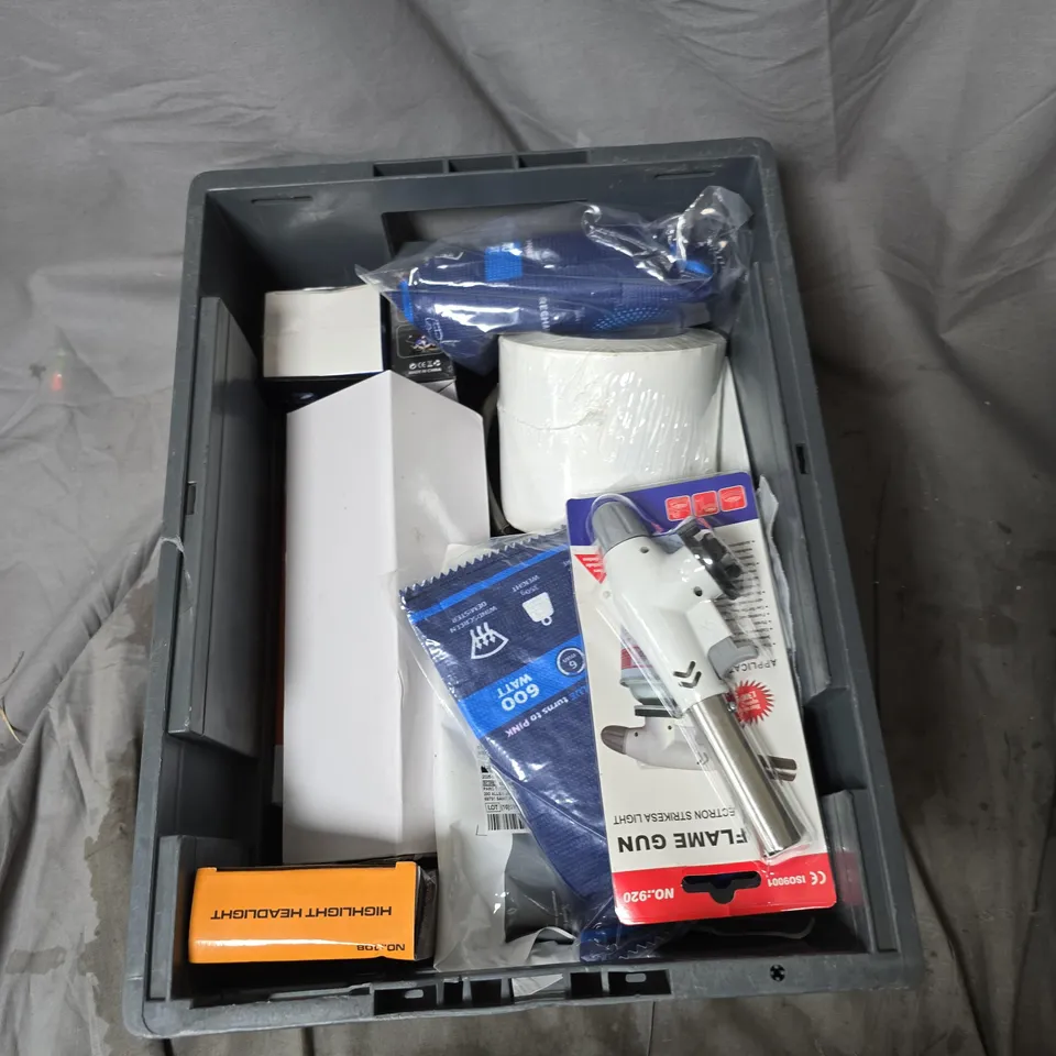 APPROXIMATELY 10 ASSORTED TOOLS & ACCESSORIES 