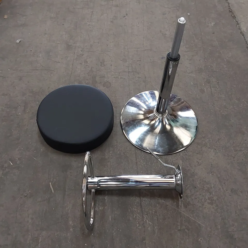 BLACK SET OF 2 FAUX LEATHER BLACK BAR STOOLS WITH CHROME BASE 