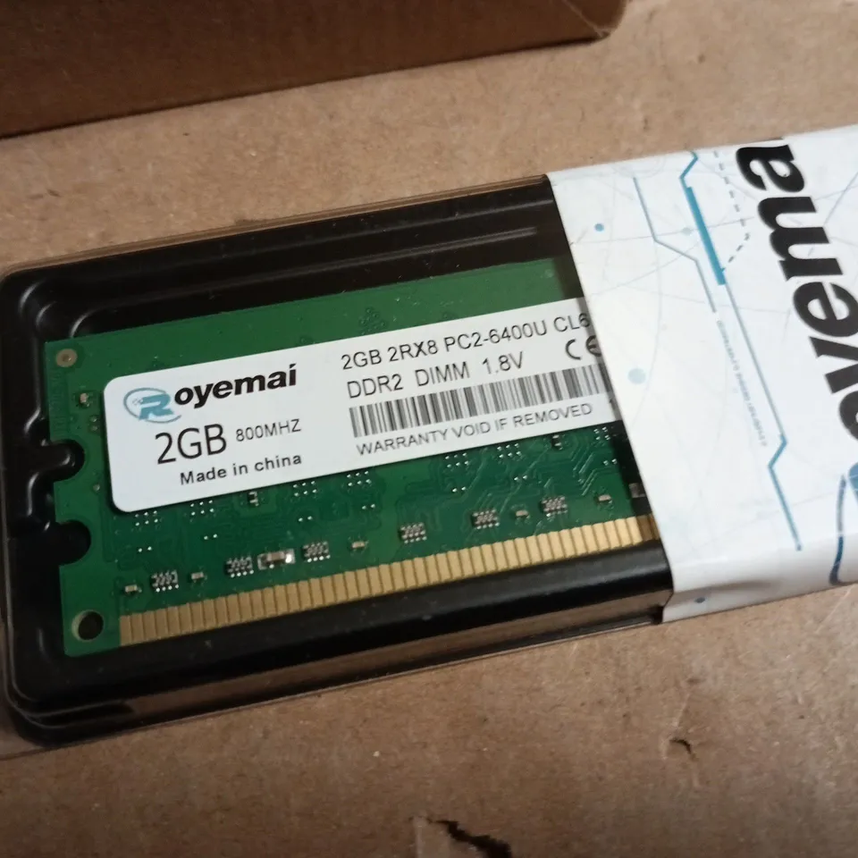 LOT OF 12 ASSORTED ITEMS TO INCLUDE SMART SENSOR LIGHTS, MINI PROJECTOR AND UNEER WIRELESS MOUSE