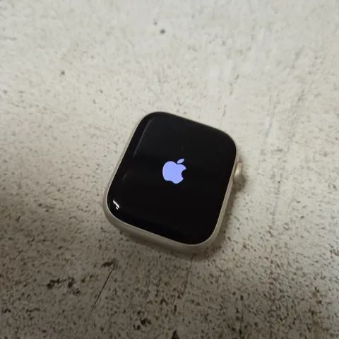 APPLE WATCH SERIES 8 45MM SILVER ALUMINIUM