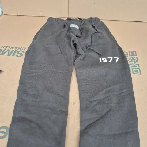 ESSENTIALS SWEATPANTS - XS