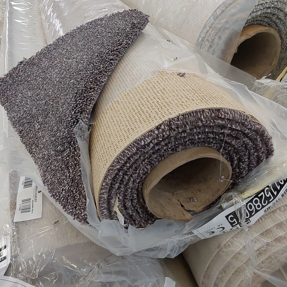 ROLL OF QUALITY CLASSIC CHARM HEATHERS CARPET // SIZE: APPROX. 4 X 4m