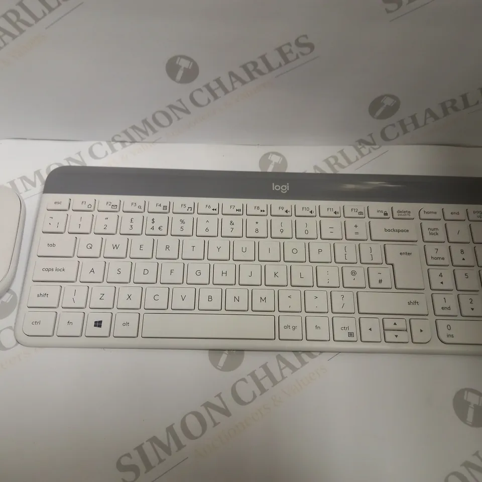 LOGITECH WHITE SLIM KEYBOARD