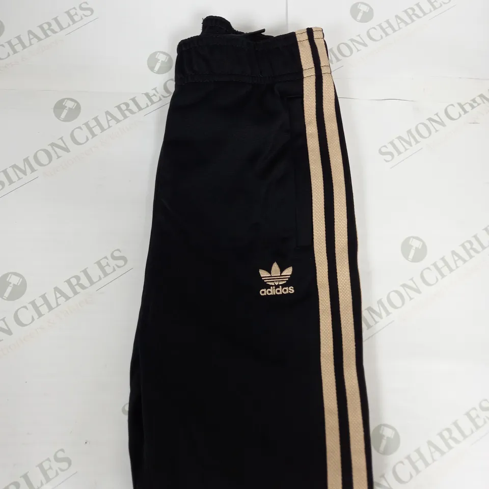 ADIDAS ORIGINA; TRACKSUIT BOTTOMS SIZE 7-8 YEARS