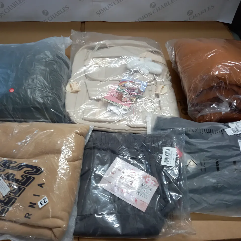 LARGE QUANTITY OF ASSORTED BAGGED CLOTHING ITEMS 