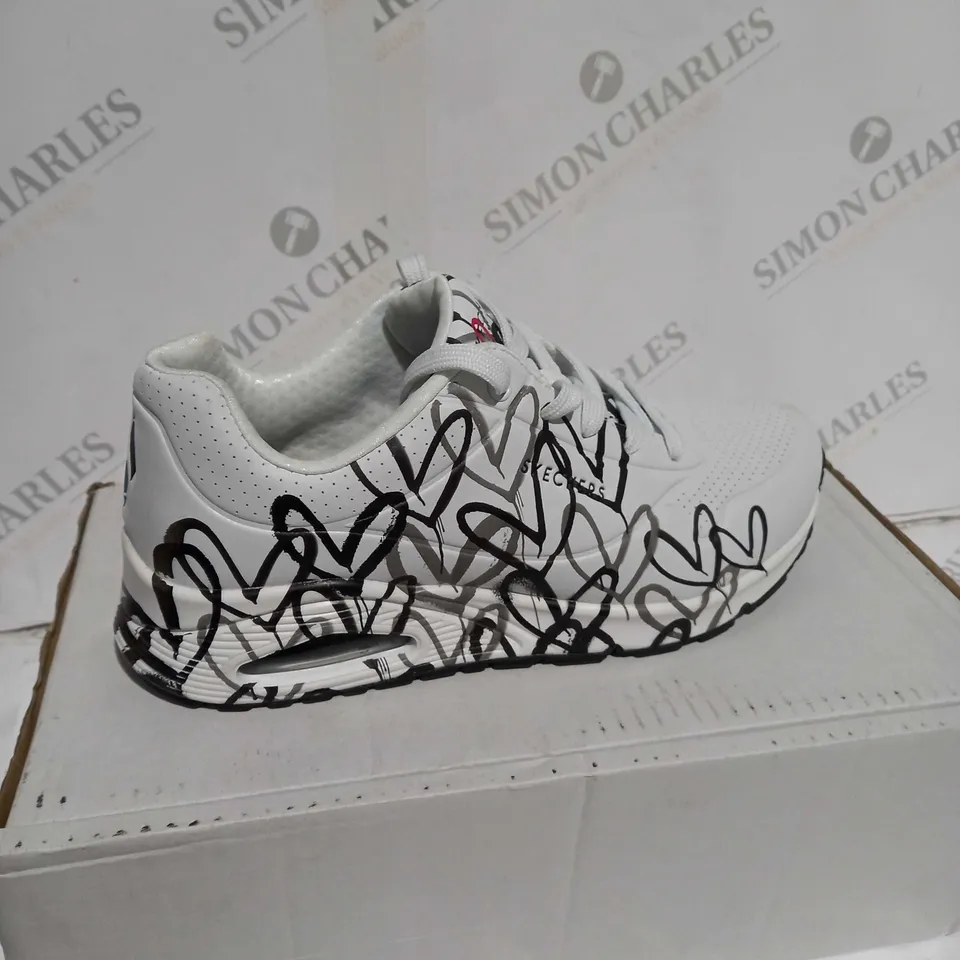 SKECHERS X JGOLDCROWN: UNO - SPREAD THE LOVE - UK SIZE 6.5