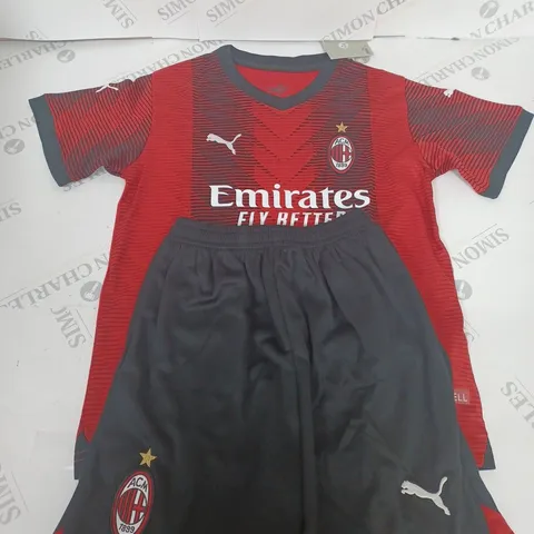 AC MILAN FC HOME SHIRT AND SHORTS SIZE 24
