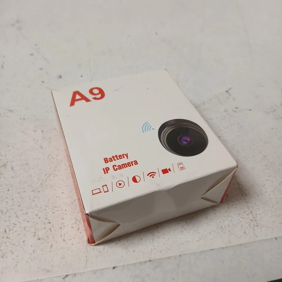 BOX OF APPROXIMATELY 18 ASSORTED ITEMS INCLUDING JVC GUMMY EARPHONES , EARBUDS AND A9 BATTERY IP CAMERA