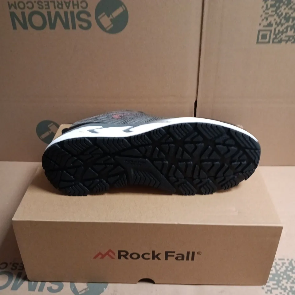 BOXED PAIR OF ROCK FALL WINDSOR OCCUPATIONAL TRAINERS (ROYAL MAIL BRANDED) - 10