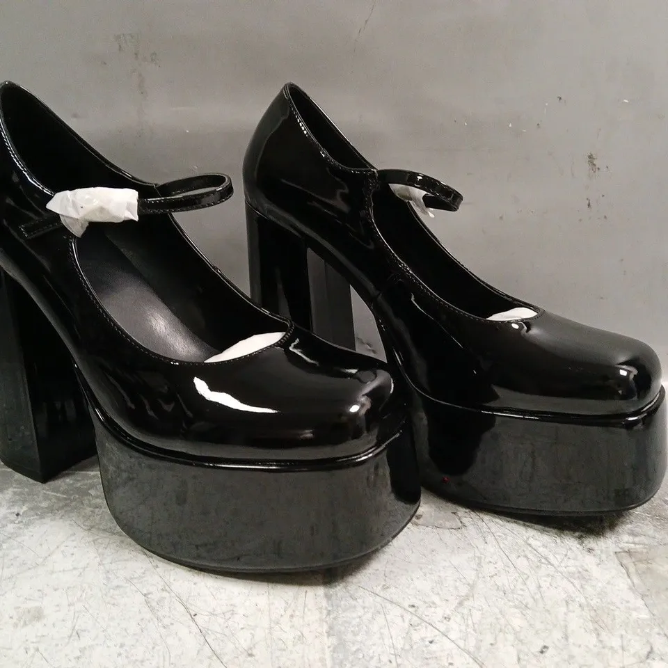 BOXED PAIR OF KOI PLATFORM BLOCK HEELS IN BLACK SIZE UK 8