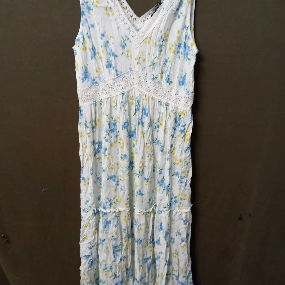 NOBODYS CHILD STEPHIE MIDI DRESS FRESIA BOTANICAL WHITE IN WOVEN WHITE - SIZE 14