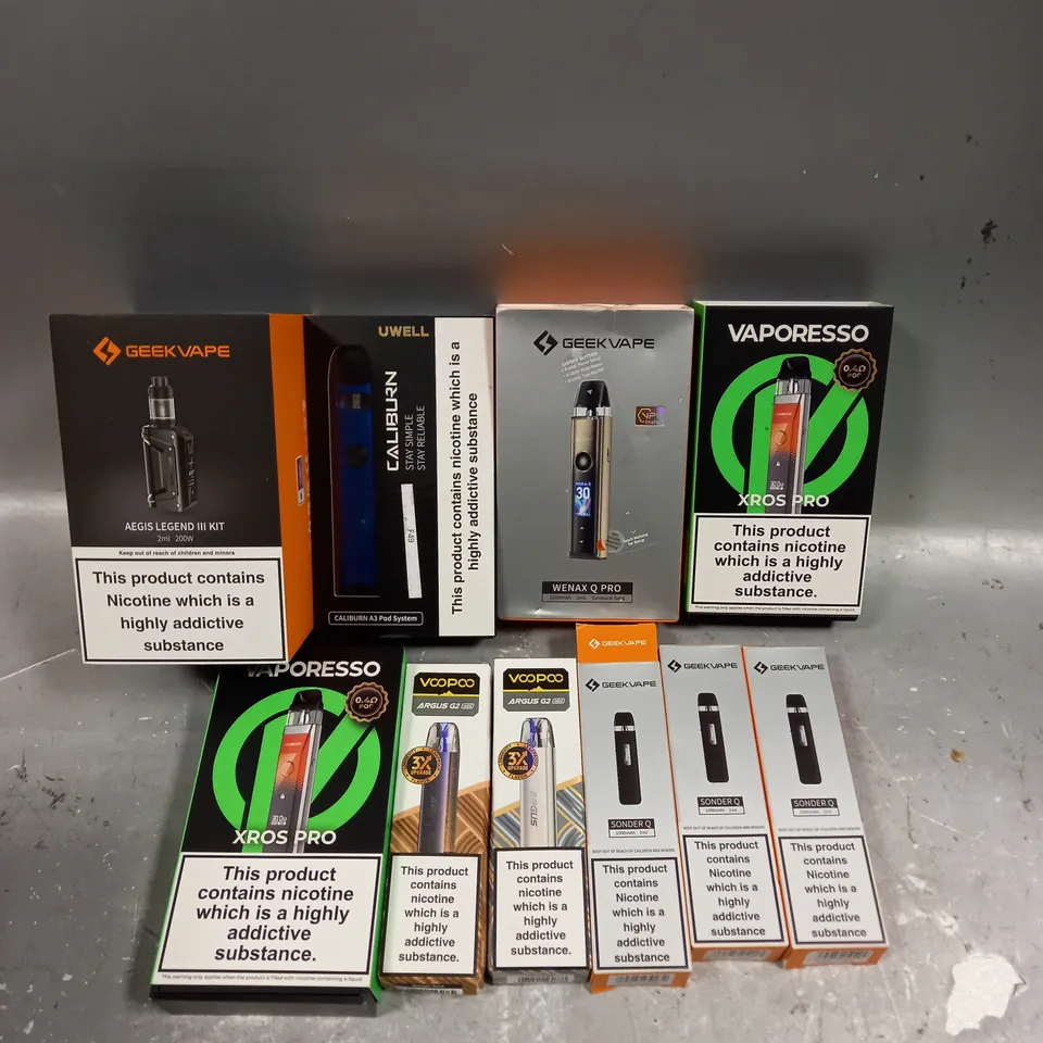 APPROXIMATELY 20 ASSORTED E-CIGARETTE PRODUCTS/ACCESSORIES TO INCLUDE GEEK VAPE, VOO POO, VAPORESSO ETC 